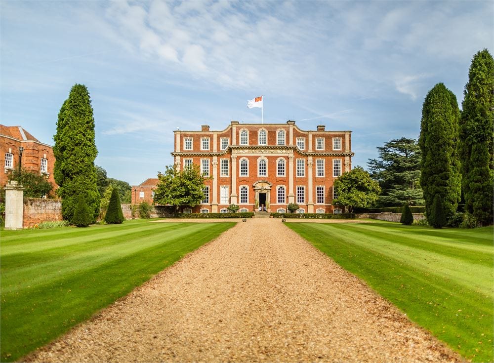 Venue that Lewis performs at in Buckinghamshire